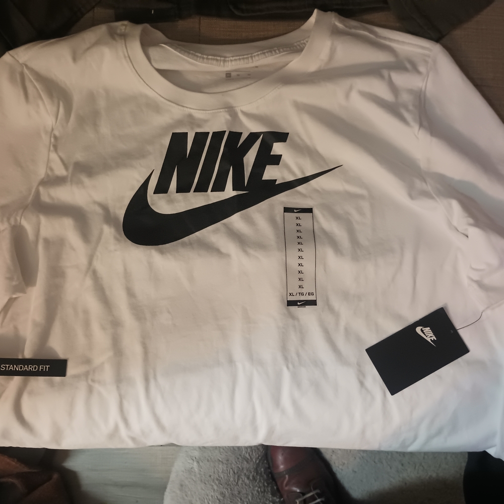 Nike Men's White T-Shirt